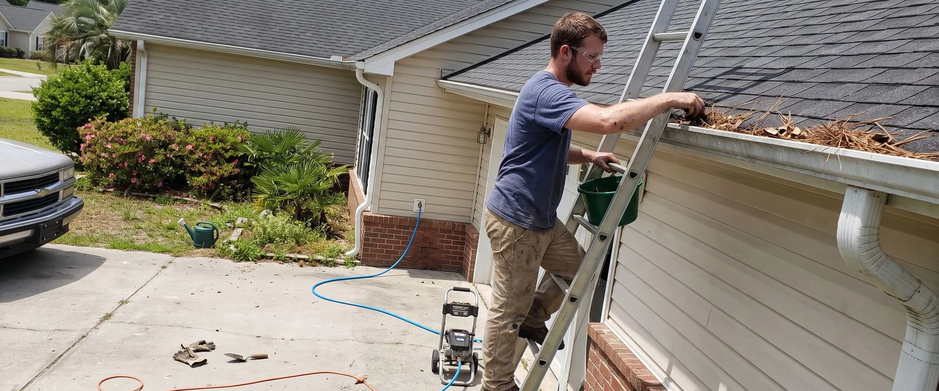 Gutter Cleaning in Myrtle Beach SC